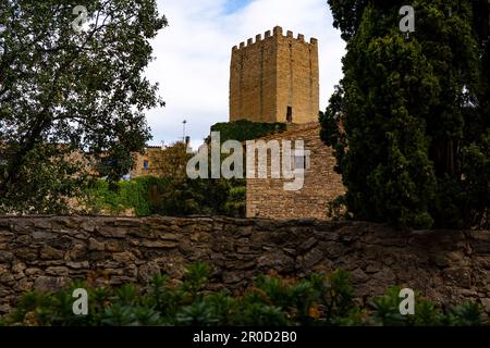 Castell de Peratallada, a Forallac, Baix Emporda, Costa Brava, Girona, Catalogna. Il castello risale al 11th ° secolo. Foto Stock