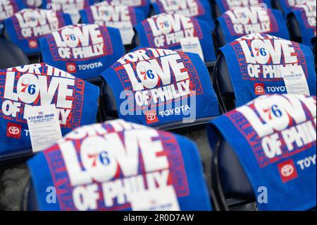 Philadelphia, Philadelphia, Pennsylvania, Stati Uniti. 7th maggio, 2023. FILADELFIA, PA - 7 MAGGIO: Primo piano della salvietta del ventilatore prima del gioco quattro della Semifinale di Eastern Conference dei playoff NBA 2023 tra i Boston Celtics e il Philadelphia 76ers il 7 maggio 2023 al Wells Fargo Center di Philadelphia, PA. (Credit Image: © Stephen Nadler/PX Imagens via ZUMA Press Wire) SOLO PER USO EDITORIALE! Non per USO commerciale! Credit: ZUMA Press, Inc./Alamy Live News Foto Stock