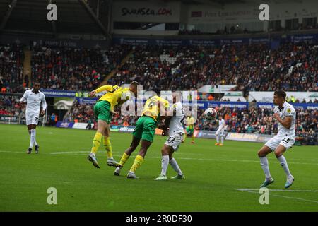 Swansea, Regno Unito. 08th maggio, 2023. Semi Ajayi di West Bromwich Albion (6) segna la sua squadra 2nd gol. Partita di campionato EFL Skybet, Swansea City contro West Bromwich Albion al Swansea.com° stadio di Swansea, Galles, lunedì 8th maggio 2023. Questa immagine può essere utilizzata solo per scopi editoriali. Solo per uso editoriale, licenza richiesta per uso commerciale. Non è utilizzabile nelle scommesse, nei giochi o nelle pubblicazioni di un singolo club/campionato/giocatore. pic di Andrew Orchard/Andrew Orchard sports photography/Alamy Live news Credit: Andrew Orchard sports photography/Alamy Live News Foto Stock