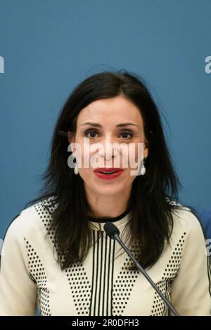 RIGA, Lettonia. 8th maggio, 2023. Dominique Hasler (nella foto), Ministro degli Affari Esteri, Istruzione e Sport del Liechtenstein e Edgars Rinkevics, Ministro degli Affari Esteri della Lettonia, durante una conferenza stampa. Credit: Gints Ivuskans/Alamy Live News Foto Stock