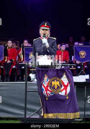 Brentwood,uk,8th,May,2023.Mrs Jennifer Tolhurst, HM Lord Lieutenant dell'Essex che dà il discorso al festival di carbonation nel credito del parco Richard Lincoln/Alamy Live News Foto Stock