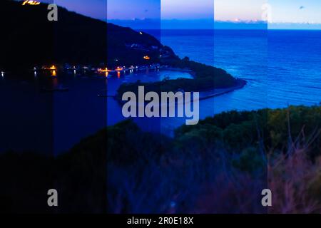 Una fotografia a fette del porto in miniatura dell'alba a lato del paese a Shizuoka Foto Stock