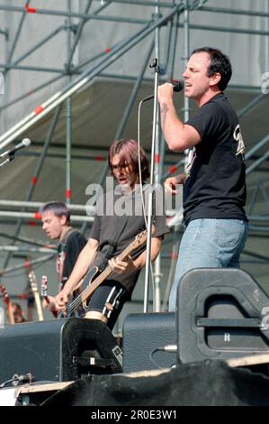 Milano Italia 1996-07-11 : Greg Graffin cantante di Bad Religion durante il Sonoria Festival Foto Stock