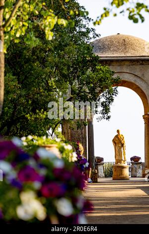 Statua della dea romana Cerere nella Villa Cimbrone di Ravello, Costiera Amalfitana Foto Stock