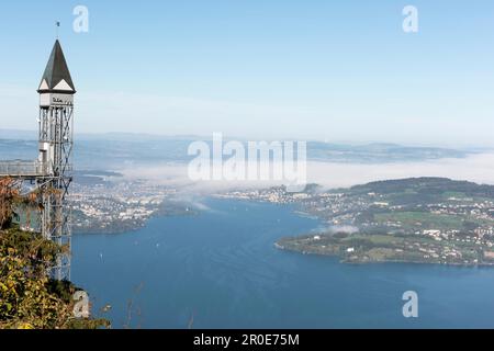 L'ascensore Hammetschwand (l'ascensore esterno più alto d'Europa), Lucerna, Svizzera Foto Stock