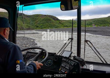 Autobus, fiume Krossa, Porsmork, Islanda, Porsmoerk Foto Stock