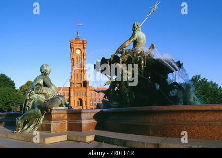 Fontain di Neptun e Municipio Rosso, Berlino, Germania Foto Stock