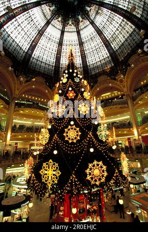 Decorazione di Natale nel grande magazzino Galerie Lafayette, Parigi, Francia, Europa Foto Stock