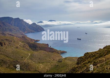 Vista sul Mar Mediterraneo, Cala Salitrona e sulla costa di Cartagena. Murcia. Spagna. Foto Stock