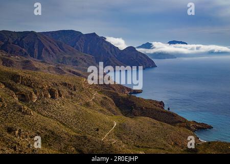 Vista sul Mar Mediterraneo, Cala Salitrona e sulla costa di Cartagena. Murcia. Spagna. Foto Stock