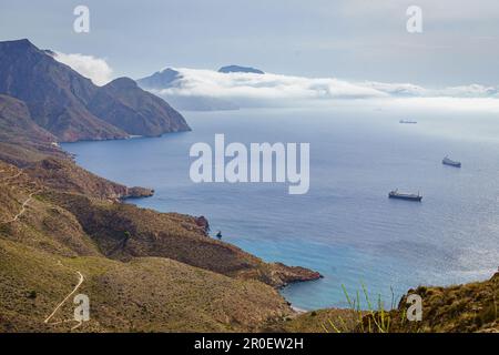 Vista sul Mar Mediterraneo, Cala Salitrona e sulla costa di Cartagena. Murcia. Spagna. Foto Stock