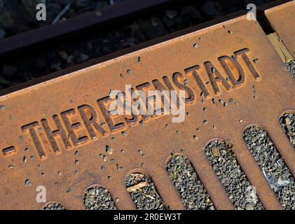 Theresienstadt, lastra di ferro, scritte, traccia commemorativa 17, ricordo della deportazione degli ebrei, Grunewald, Charlottenburg-Wilmersdorf, Berlino Foto Stock