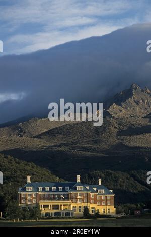 Il Chateau, Tongariro NP, Chateau Hotel, sotto il Monte Ruapehu, paesaggio vulcanico, Parco Nazionale di Tongariro, Isola del Nord Nuova Zelanda, Tongariro Crossing Foto Stock