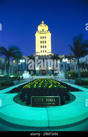 Municipio illuminato in serata, Beverly Hills, Los Angeles, California, USA, America Foto Stock