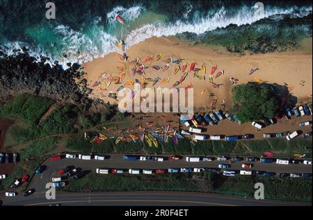 Surfer am Strand, Luftbild, Hookipa Beach Maui, Hawaii, Stati Uniti Foto Stock