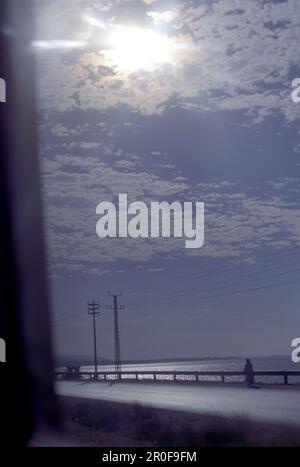 Paesaggio egiziano vicino a luxor visto dal treno, Luxor, Egitto Foto Stock