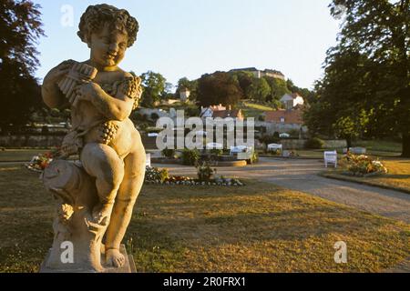 Scultura nel giardino barocco, piccolo castello, Blankenburg, bassa Sassonia, Germania Foto Stock