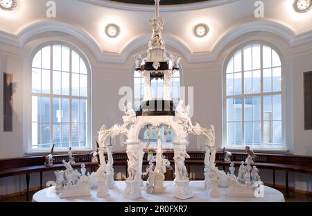 Etagere Grosser Ehrentempel, museo delle porcellane, Meissen, Sassonia, Germania Foto Stock