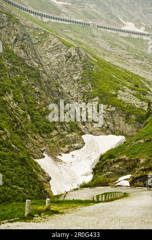 Tunnel attraverso il passo di montagna, Ghiacciaio, St Gottardo, Svizzera Foto Stock