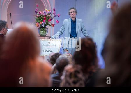 AMSTERDAM - Anjet Daanje ha vinto il Premio Libris Letteratura. Daanje ha vinto il premio per il suo romanzo la canzone di cicogna e dromedario. ANP EVERT ELZINGA olanda fuori - belgio fuori Foto Stock