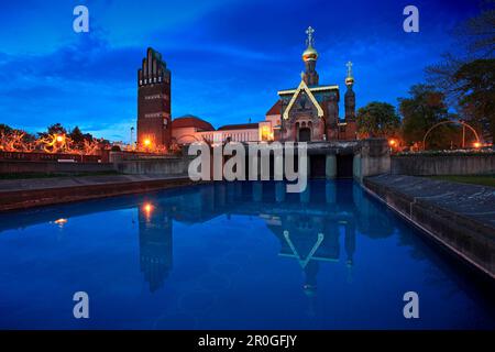 Mathildenhoehe con torre per matrimoni (architetto: Joseph Maria Olbrich) e Cappella russa, Darmstadt, Hessische Bergstrasse, Assia, Germania Foto Stock