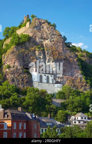 Felsenkirche e il castello di Bosselstein, Idar-Oberstein, Hunsrueck, Renania-Palatinato, Germania Foto Stock