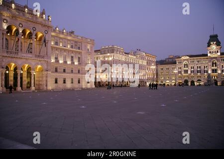 Piazza dell'unità d'Italia e Municipio, Trieste, Friuli-Venezia Giulia, Veneto, Italia Foto Stock