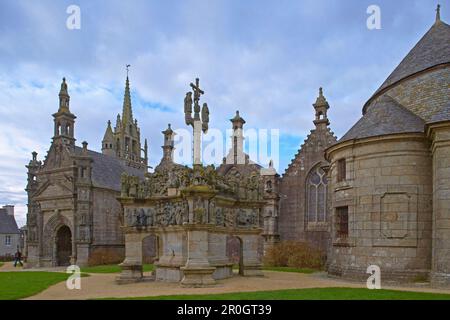 Calvaire Enclos paroissial a Guimiliau, Finisterre, Bretagne, Francia, Europa Foto Stock