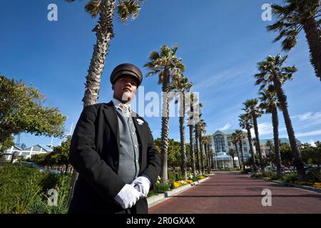 Porter del Table Bay Hotel Cape Town, Western Cape, Sud Africa Foto Stock