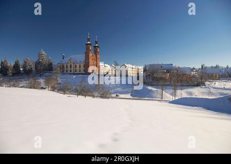 Abbazia di San Pietro in un giorno d'inverno, Foresta Nera, Baden-Wuerttemberg, Germania, Europa Foto Stock