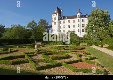 Schloß Berg, castello di Berg con giardino rinascimentale, Gaerten ohne Grenzen, Perl-Nennig, Saarland, Germania, Europa Foto Stock