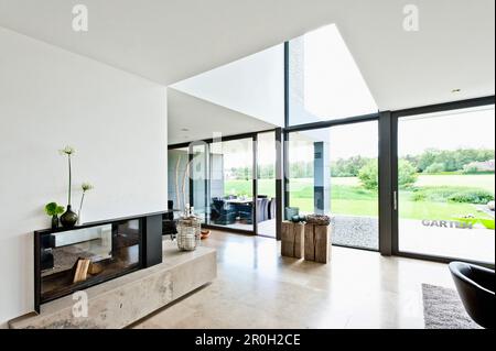 A pianta aperta con area soggiorno e da pranzo, Neuenkirchen, Nord Reno-Westfalia, Germania Foto Stock