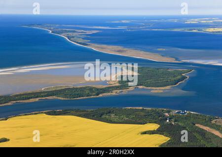Vista aerea di Barhoeft, Bock Island e l'isola di Hiddensee, Western Pomerania Lagoon Area National Park, Meclemburgo Pomerania occidentale, Germania, EUR Foto Stock
