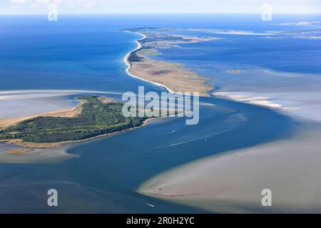 Veduta aerea delle isole di Bock e Hiddensee, Parco Nazionale della Laguna di Pomerania Occidentale, Meclemburgo Pomerania Occidentale, Germania, Europa Foto Stock