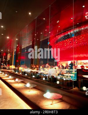 USA, Nevada, Las Vegas, il bar Mix Lounge sul tetto del Mandalay Bay Hotel and Casino. Foto Stock