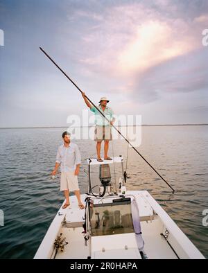 Stati Uniti d'America, Florida, la pesca dello scorfano di Norvegia sulla barca, New Smyrna Beach Foto Stock