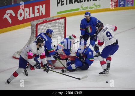 Nottingham, 5 maggio 2023. L'Italia difende il proprio gol contro la Gran Bretagna durante una partita nel Campionato Mondiale di Hockey su ghiaccio IIHF 2023, Divisione i, torneo di Gruppo A al Motorpoint Arena di Nottingham. Credito: Colin Edwards Foto Stock