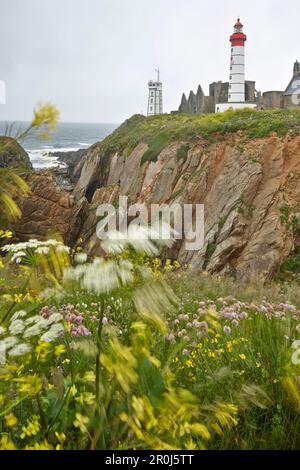 Pointe Saint Mathieu, faro in Plougonvelin, Finisterre, Pays d'Iroise, Bretagna Francia Foto Stock