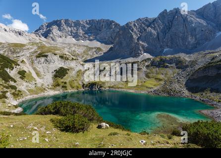 lago Drachensee, montagne Mieminger, vicino Ehrwald, distretto di Reutte, Tirolo, Austria, Europa Foto Stock