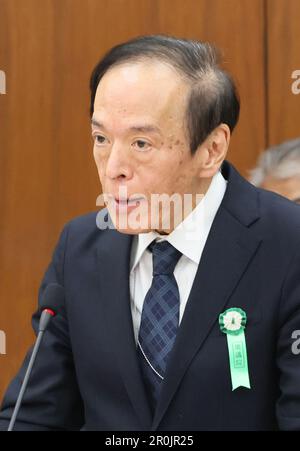 Tokyo, Giappone. 9th maggio, 2023. Il governatore della Banca del Giappone Kazuo Ueda risponde a una domanda alla sessione del comitato finanziario della Camera bassa alla Dieta Nazionale di Tokyo martedì 9 maggio 2023. (Foto di Yoshio Tsunoda/AFLO) Foto Stock