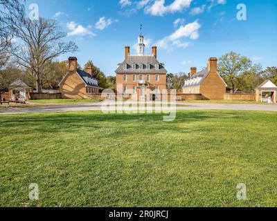 Edificio storico in mattoni del Palazzo dei Governatori della Williamsburg coloniale in Virginia Foto Stock