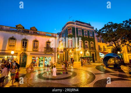 Praça Luis de Camoes al crepuscolo, Lagos, Algarve, PORTOGALLO Foto Stock