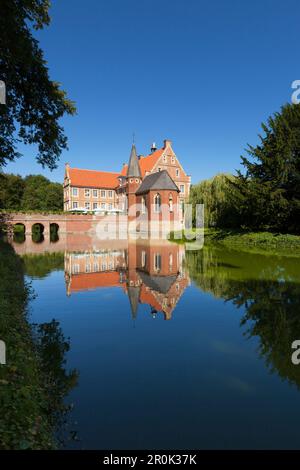 Huelshoff moated il castello, vicino Havixbeck, Muensterland, Renania settentrionale Vestfalia, Germania Foto Stock