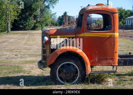 Old Bedford Truck, c1950, Middlemarch, Maniototo, Otago, South Island, Nuova Zelanda Foto Stock