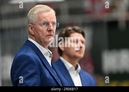 Allenatore capo della squadra ceca Kari Jalonen, a sinistra, e il suo assistente Martin erat, a destra, sono visti durante l'Euro Hockey Tour, partita Repubblica Ceca vs Svizzera Foto Stock