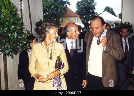 Ehepaar Ingeborg und Bernhard Servatius mit Hans Dietrich Genscher, Deutschland um 1997. Foto Stock