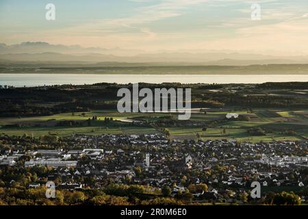 Markdorf, Lago di Costanza con le Alpi svizzere, vista da Gehrenberg, Linzgau, Lago di Costanza, Baden-Württemberg, Germania Foto Stock