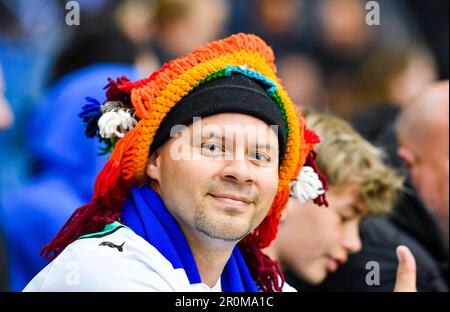 Un fan di Brighton durante la partita della Premier League tra Brighton & Hove Albion ed Everton all'American Express Community Stadium , Brighton , Regno Unito - 8th maggio 2023 Foto Stock