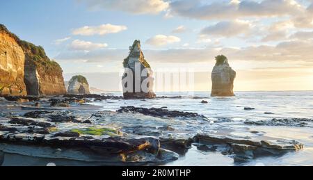 Costa Alle Tre Sorelle, Taranaki, Isola Del Nord, Nuova Zelanda, Oceania Foto Stock