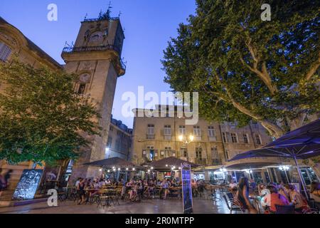 Place de l'Hotel de Ville, caffè di strada la sera, Aix en Provence, Francia Foto Stock